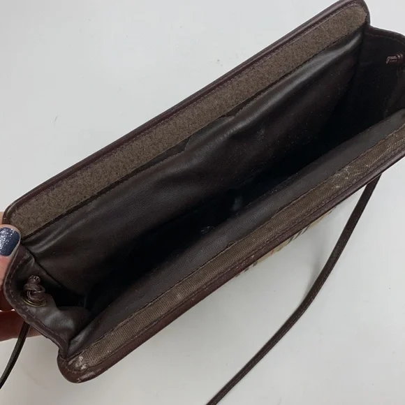 Burberry Ltd Ed Vintage "Shelter Under A Burberrys" Crossbody bag Fabric leather - Picture 14 of 17